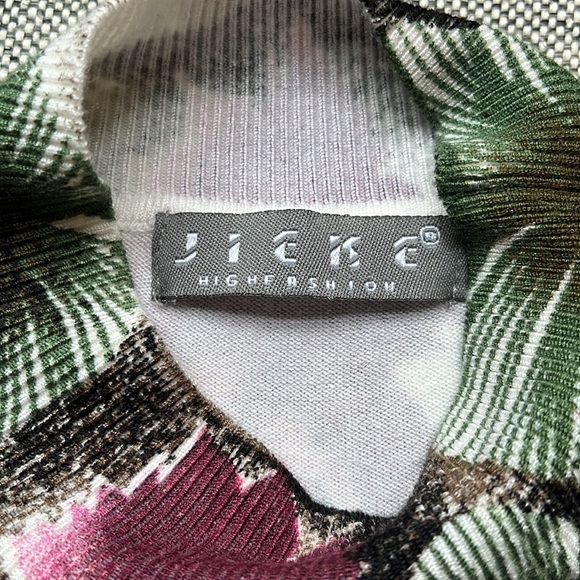 Vintage Beaded Sweater with sequins and beaded detailing - Picture 12 of 17